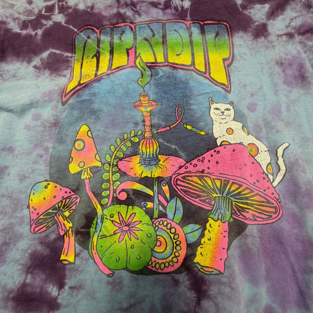 RIPNDIP Tie-Dye Cat & Mushroom Graphic Tee Blue Purple – Flaws –‎ Size S